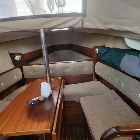 Bateau Voilier 8m Logement A Quai Botel *