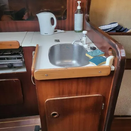 Bateau Voilier 8m Logement A Quai Botel *