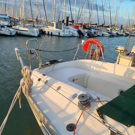 Bateau Voilier 8m Logement A Quai Botel La Rochelle (Charente-Maritime)